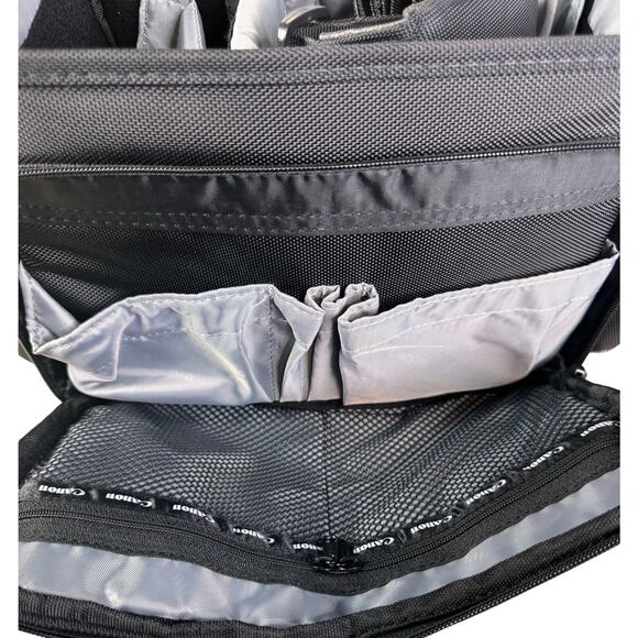 Canon 200DG Digital Gadget Bag - Black (9320A003) - Picture 7 of 16